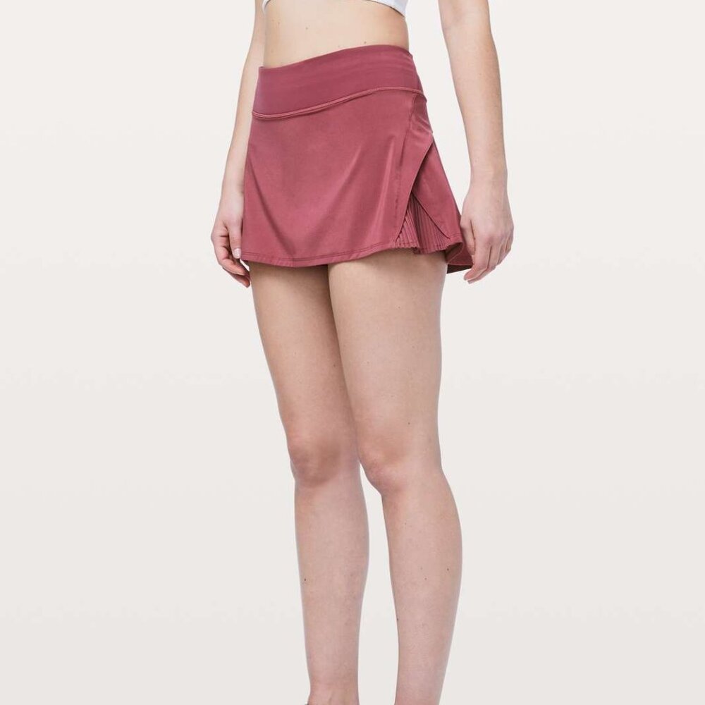 Lululemon Play Off The Pleats Skirt tennis skort, Cherry TInt - Size 10 - NWOT